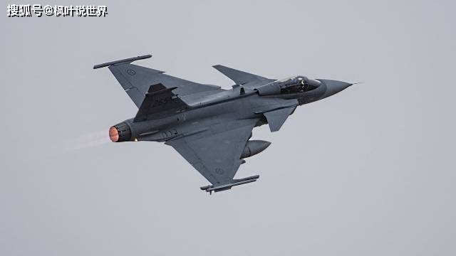 而在原本的计划中至少会采购300架以上的光辉战斗机,以取代现役的米格