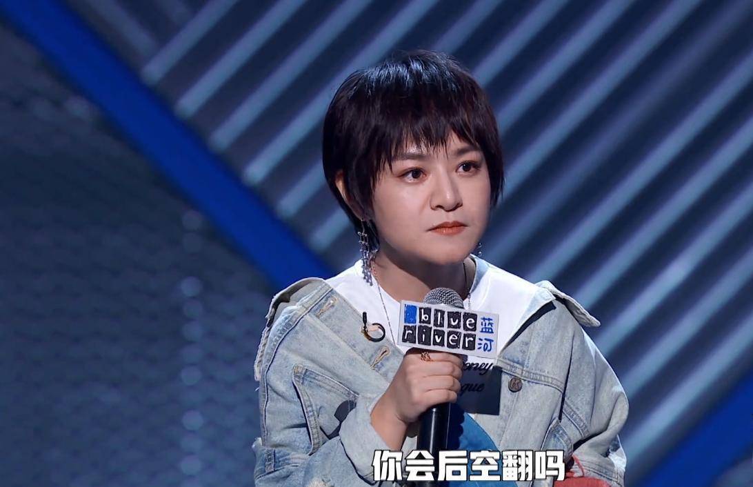 《脱口秀大会3》首播欢笑来袭,罗永浩接梗不断,思文遗憾被淘汰