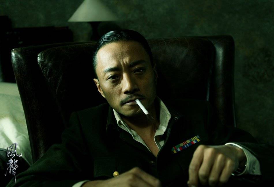 在这里,张涵予也是贡献了影帝级的炸裂式表演,将一个忍受刑罚的痛苦