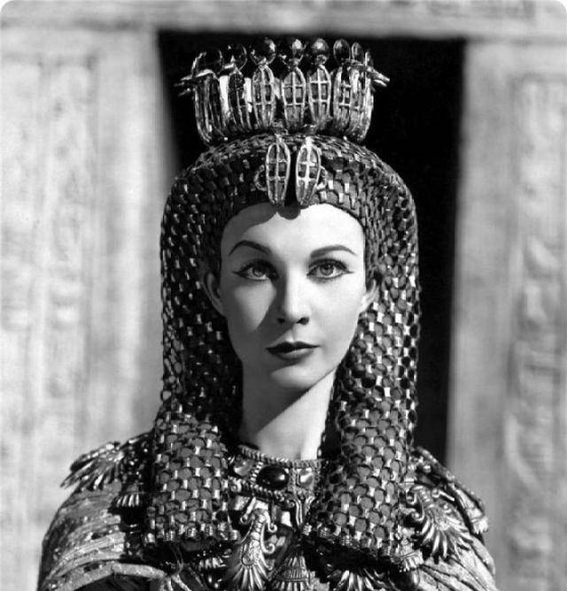 这是我看过最美的埃及艳后,费雯丽美貌不输赫本