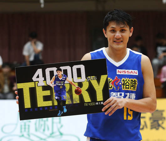 多人运动拍视频,勾引有夫之妇,婚内屡次出轨,他是篮球版罗志祥_周士渊