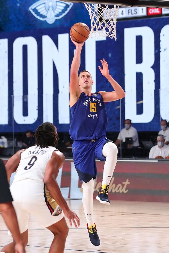 约基奇三节贡献11 10 8 背后惊艳传球挽回颜面