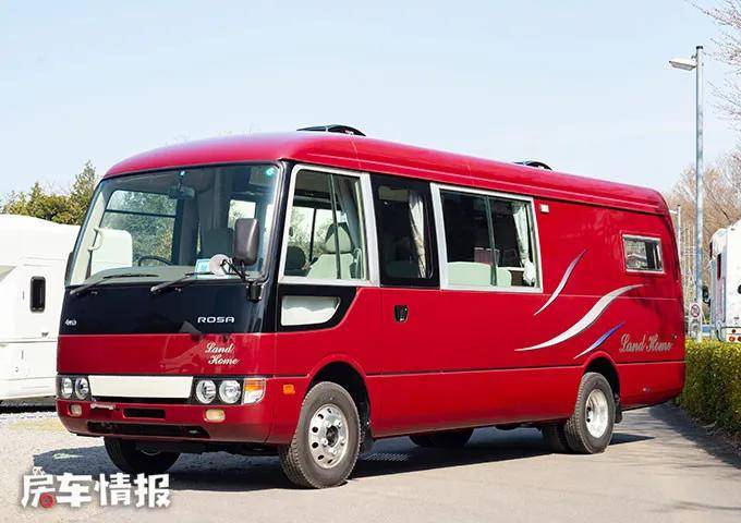 三菱罗莎见过吗配50t柴油机4at还有四驱前后2张大床能住4人