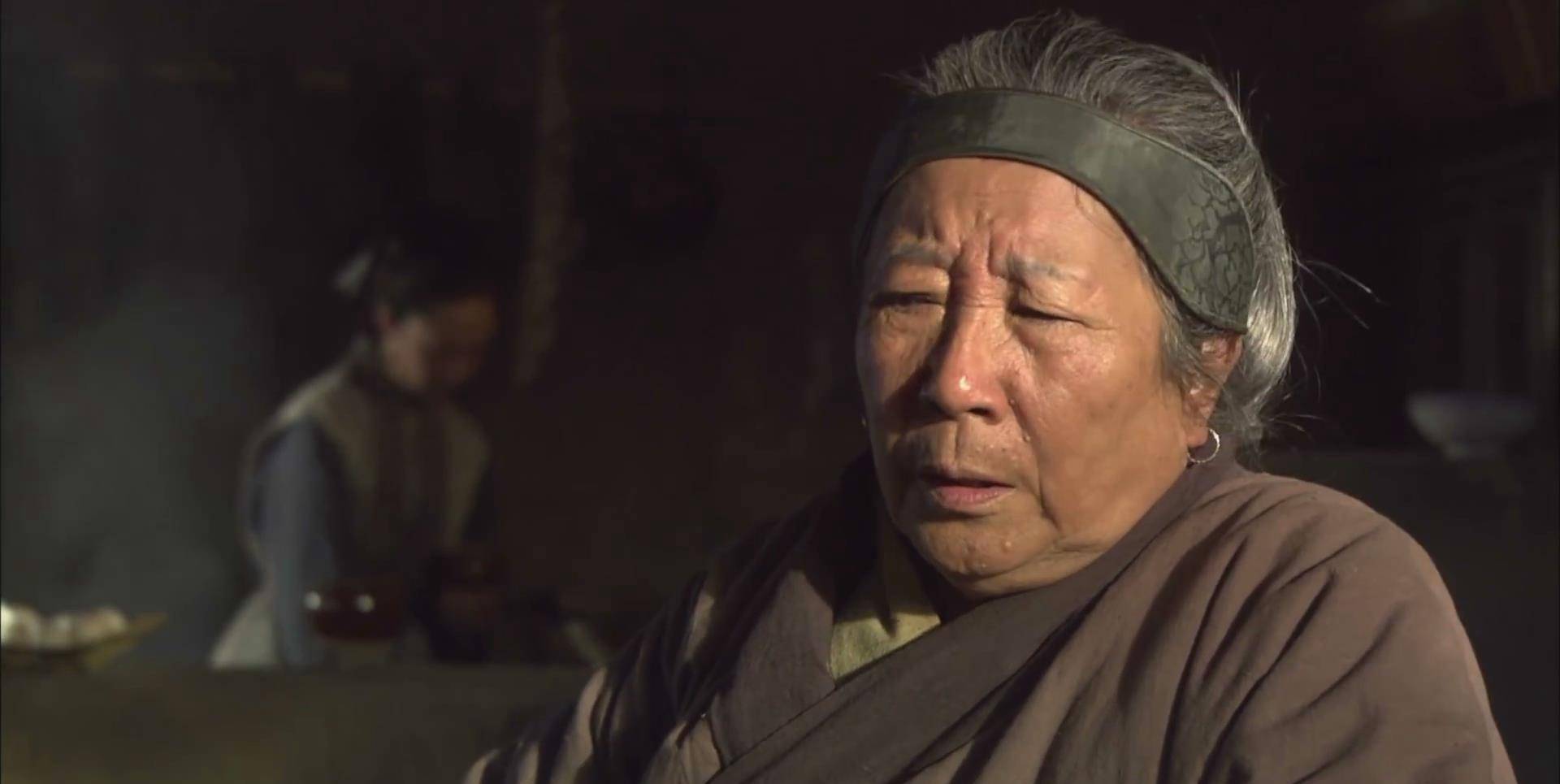 祖上曾经连了宗,如果按照辈分推算的话,王狗儿父亲和贾府王夫人是同辈