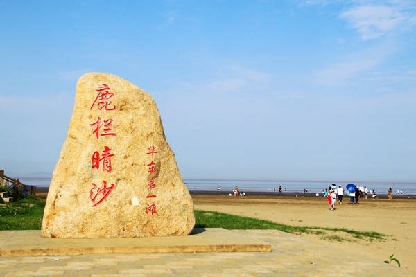 "华东第一滩"鹿栏晴沙,为何旅游专线车只是季节性开通,沙质还像污泥