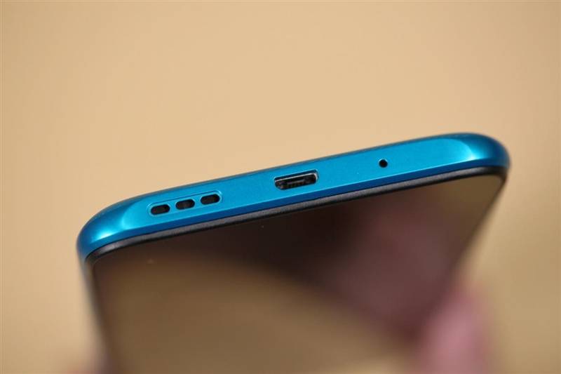 redmi 9a标配10w充电器.