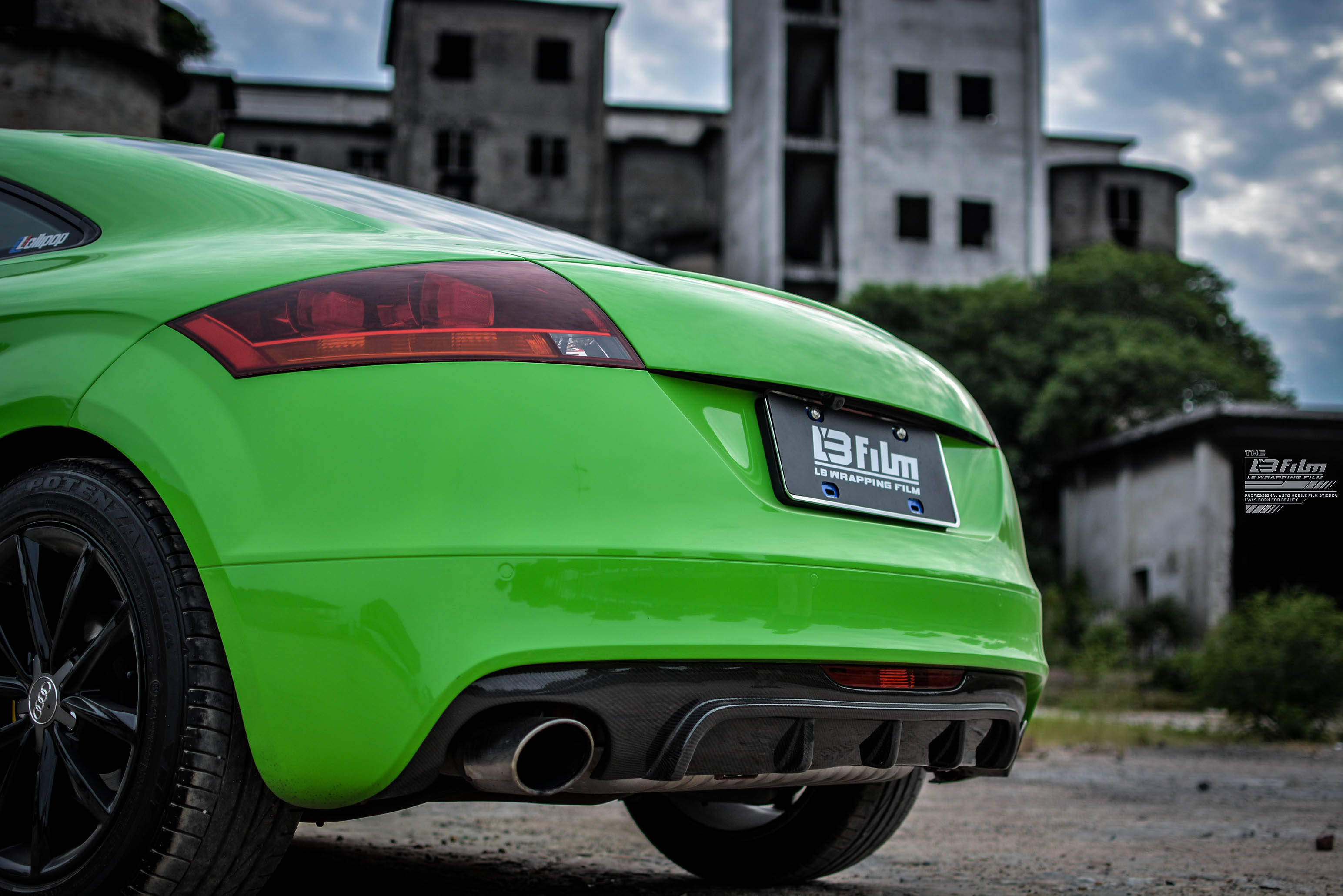 暗黑奥迪tt蜥蜴绿