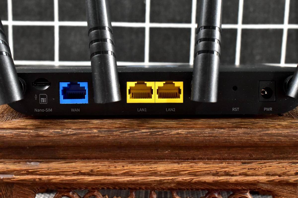 可以插4g卡的无线组网路由蒲公英x4c全网通4g插卡无线路由器