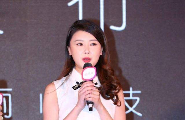 甘薇被限制出境,2000万豪宅被拍卖,5.3亿的窟窿能还清吗?_贾跃亭