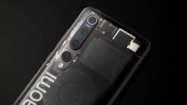 小米10超大杯外观成谜或采用玻璃陶瓷或素皮你怎么看