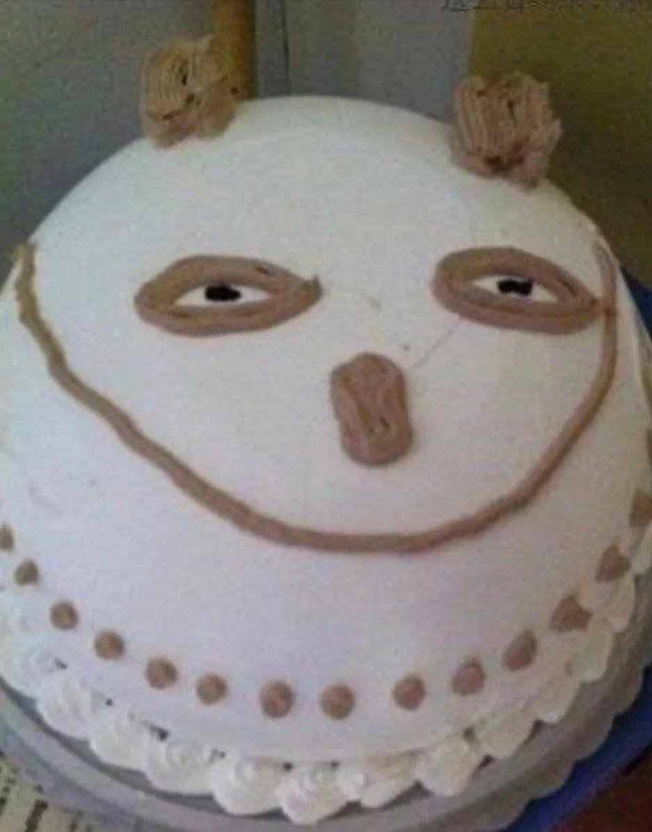 不是我说,你们这些蛋糕真的长得过于潦草了吧