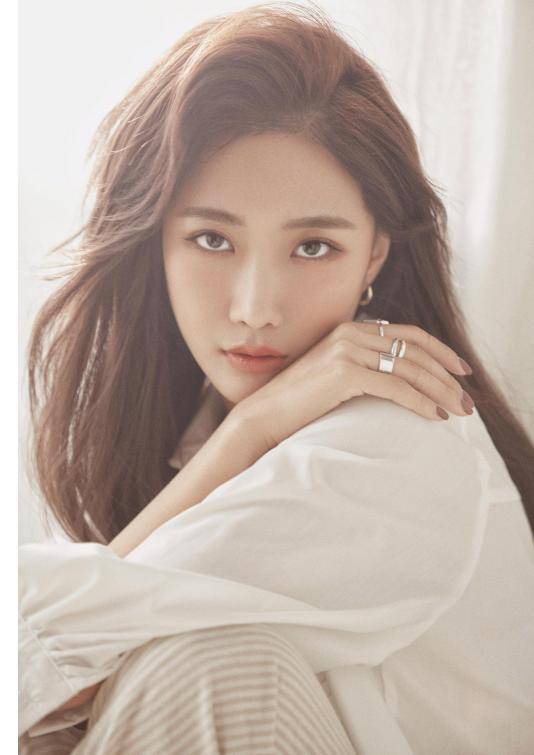 虎牙全明星偶像学院首次公演美女云集学员导师同台表演引热议