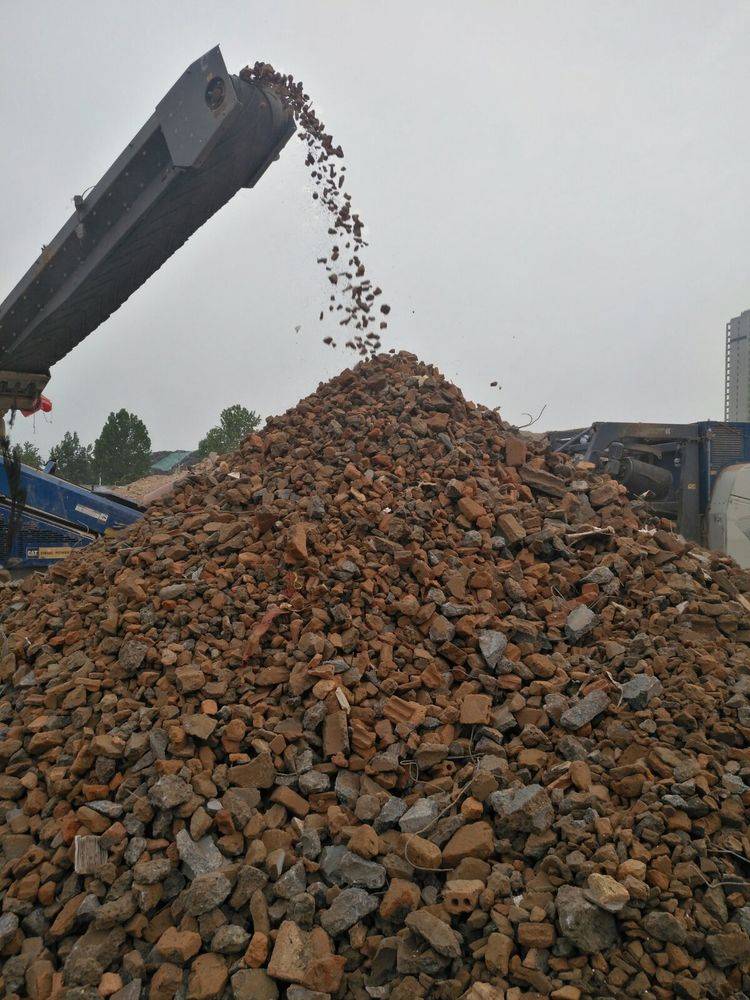 投资一台建筑垃圾鄂式移动破碎站贵吗,多久能回本?