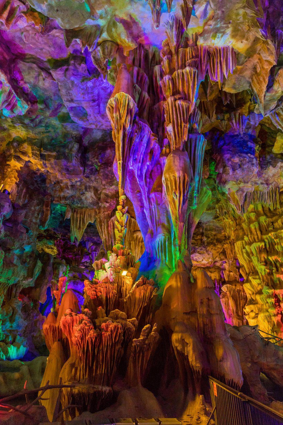 300000㎡的全新避暑地,奇幻漂流,洞天水世界…1.5h就能到达!