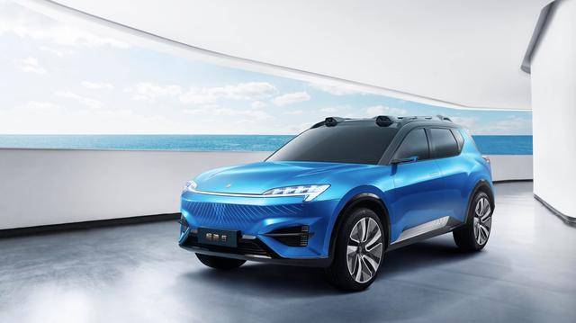 为了确保恒驰车型的超高颜值,恒大甄选全球顶级设计大师,最终选出15位