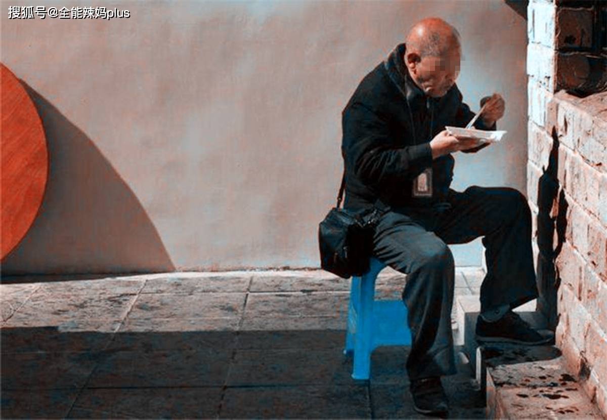 首批70后啃老族现状如何父母都已不在他们活成了什么样