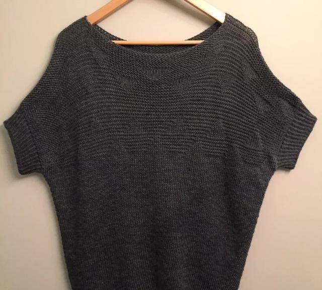 赞一个!棒编清新大方的一款夏季蝙蝠衫编织款式和图解