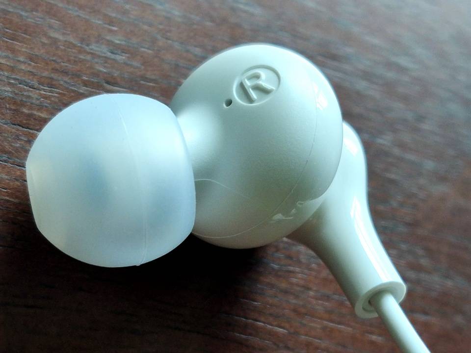 颜值如玉声音极致vivo缤纷入耳式耳机轻体验