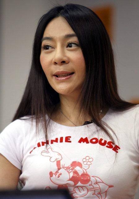 而喻可欣也是刘德华唯一一个对外公开承认的女朋友,只是不知道还有