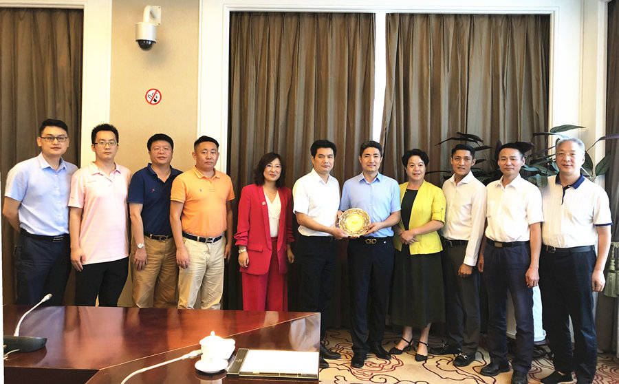 锐仕方达集团董事长黄小平一行赴浙江省义乌市交流洽谈项目合作