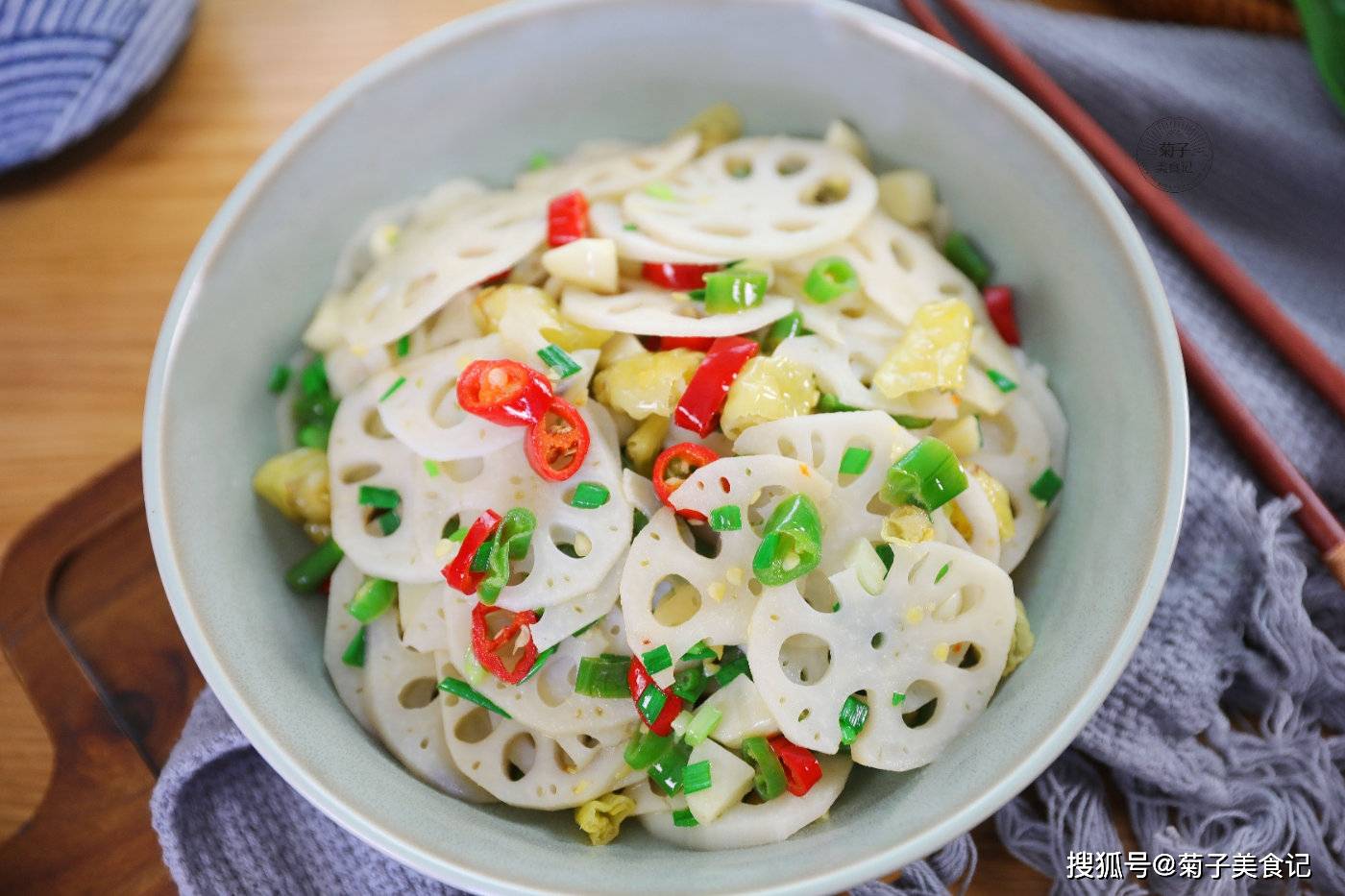 原创秋日美食泡椒炒藕片,做法简单,爽口诱人,十分钟学会