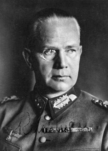原创二战中德国最被低估的一位将领,用26万人成功击退苏军几百万人!