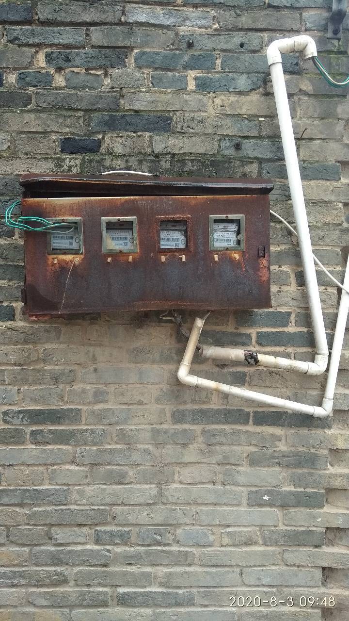 陆良供电局5000只电表箱旧貌换新颜