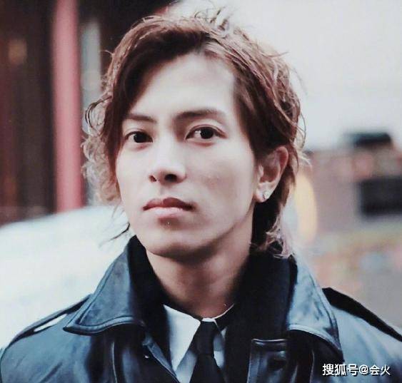 日本男星山下智久被曝和17岁高中生约会,在高级酒店共度8小时_酒吧