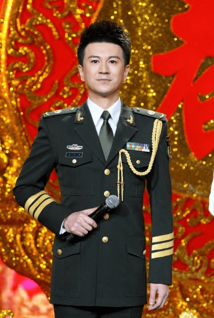 中央广播电视台《小眼镜背后的大改革》的简单介绍