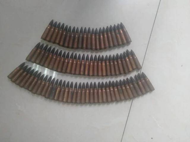 眉山成功销毁16枚战争遗留废旧炮弹