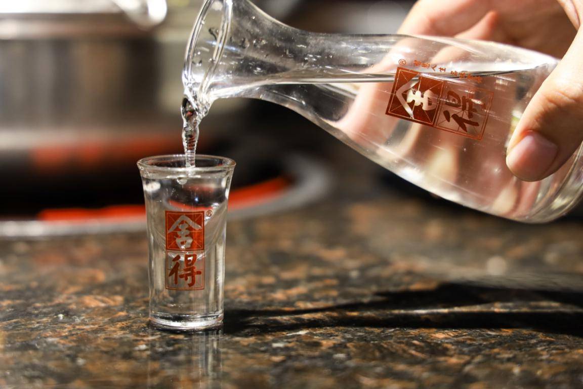 法国人喝红酒讲究的caudalies最早是源于中国白酒