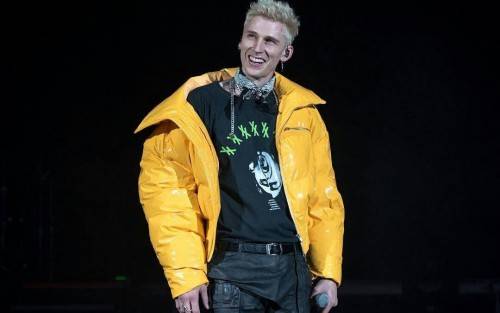 嘻哈圈时尚爱豆枪爷mgk加入彩色世界线上演唱会,有颜有才都来了,你呢?