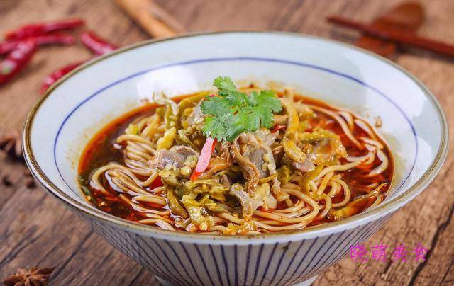 鸡杂面,鳗鱼酱油炒面,牛肉炸酱面,鱼露拌面的家常做法