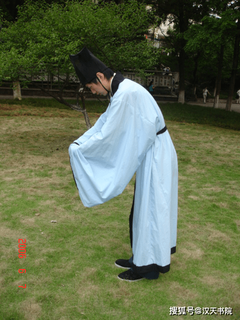 噢~小编发现了一篇2006年左右的汉服汉礼资料贴,快来看看吧!_拜礼