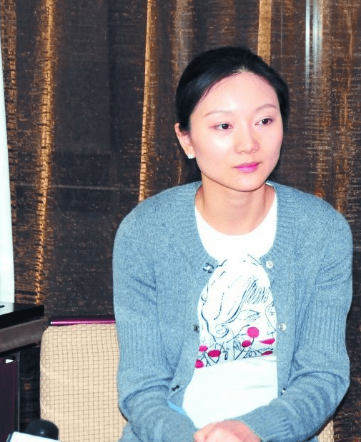 张艺谋方辟谣与陈剑导演关系:太太陈婷没有兄弟