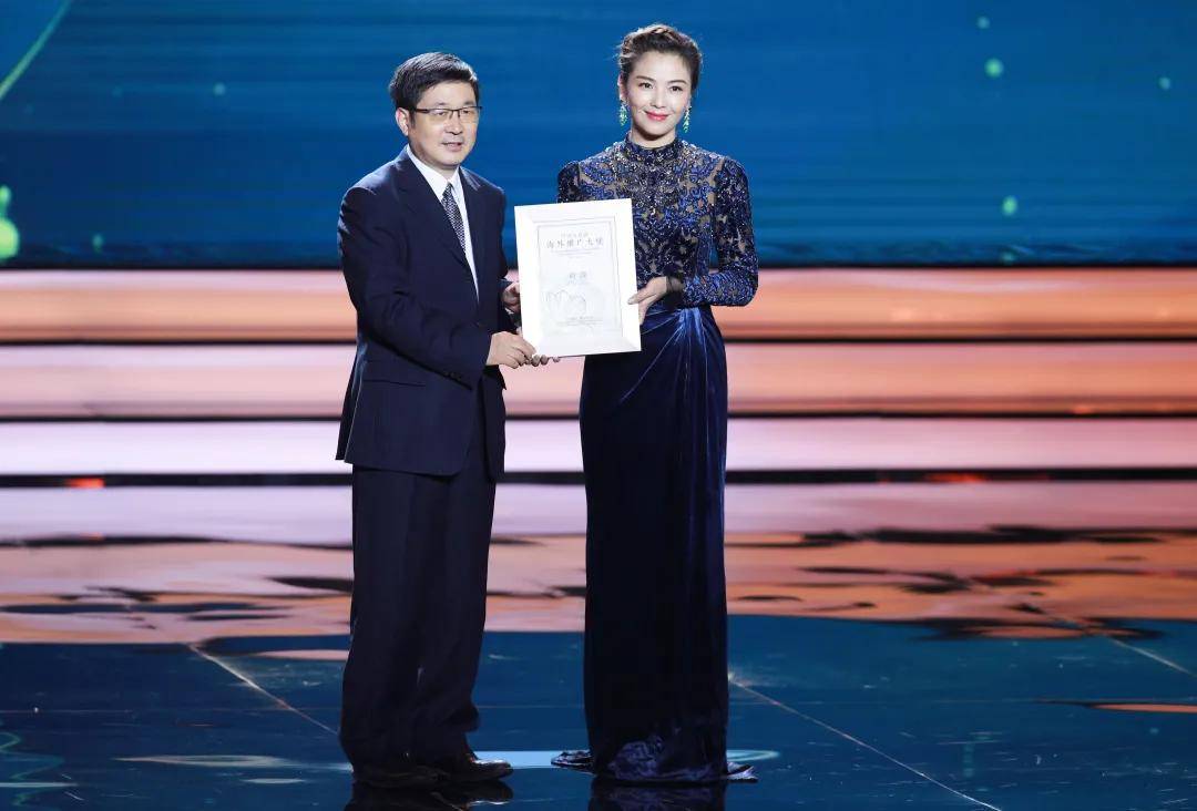 “白玉兰”奖项揭晓 郑晓龙点赞评奖不受干扰