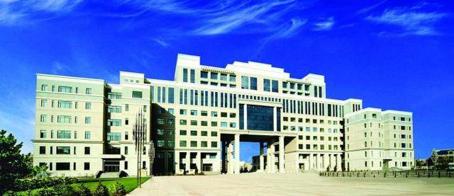 3,哈尔滨学院哈尔滨学院2000年由原哈尔滨大学,哈尔滨师范专科学校等