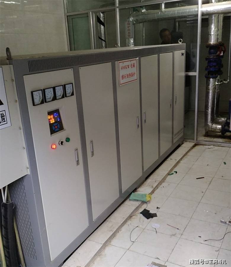 2020年8月10日,白云飞扬,夜莺嘹亮,我们的煤改电工程车队一路西进