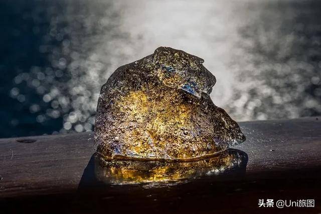 万年黑冰 雷庆安 摄