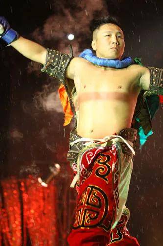 散打王名将戴双海的拼搏人生白天训练晚上打工