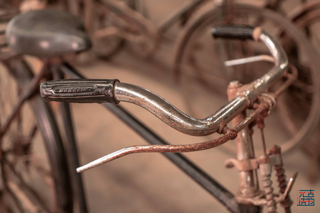 还记得28大杠自行车吗?骑上它你就是这条街最亮的仔