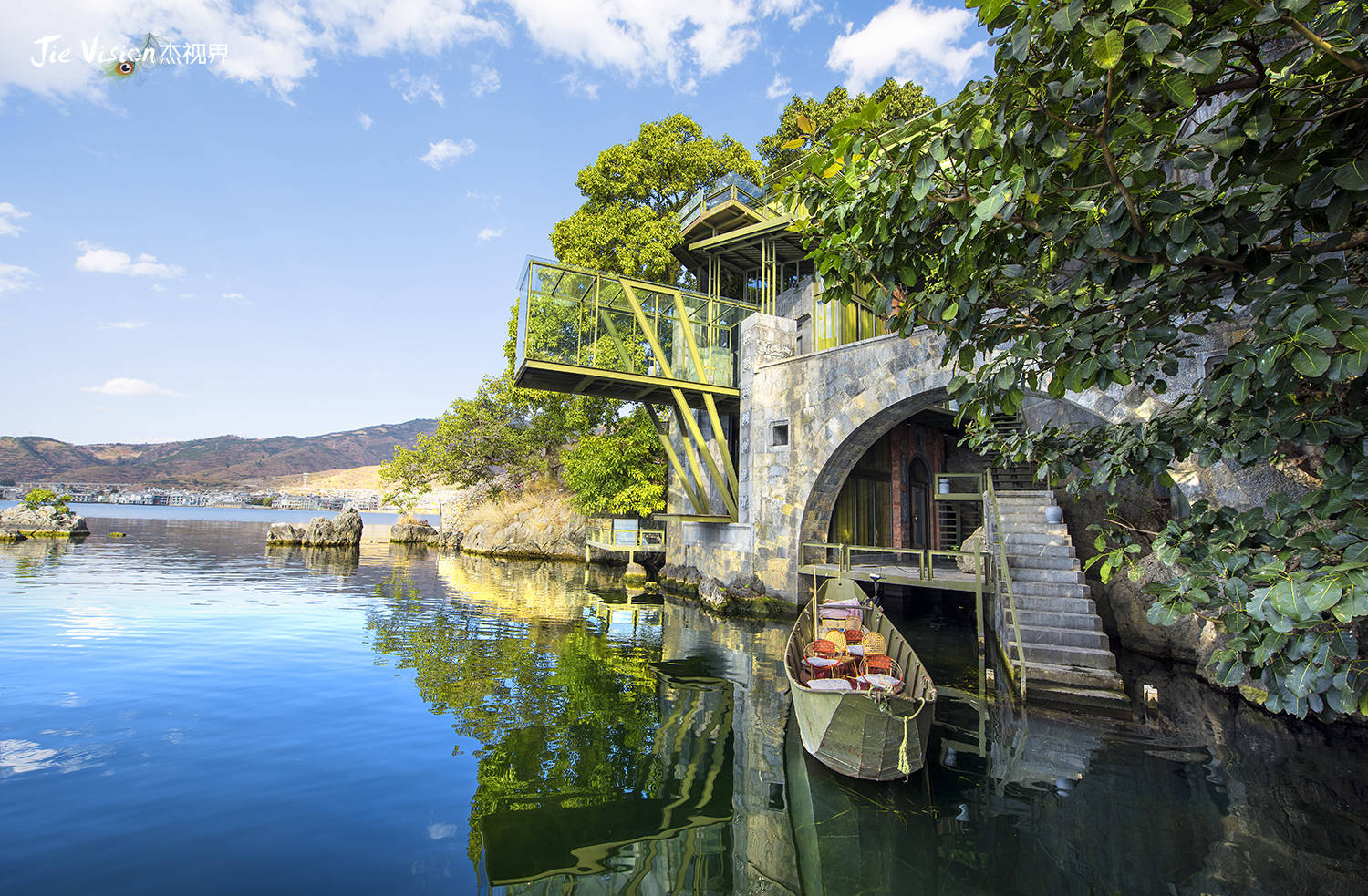 杨丽萍3500万造价月亮宫曾引争议