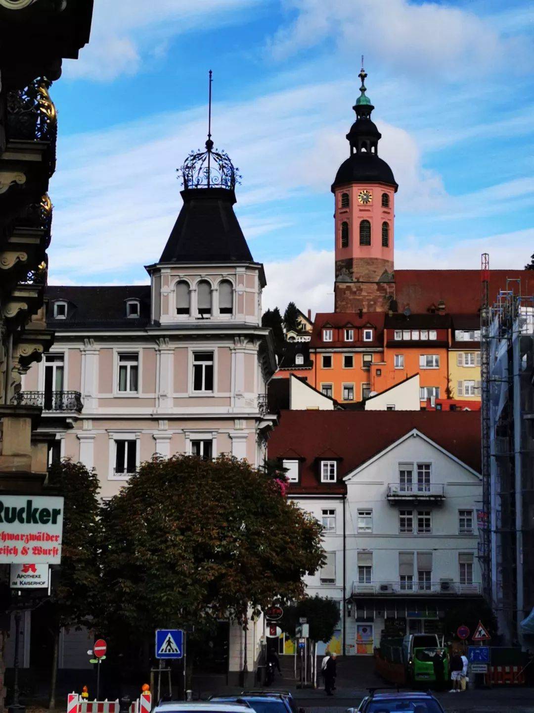 在这个德国黑森林西北部的边陲小镇洗澡是一件很严肃的事情