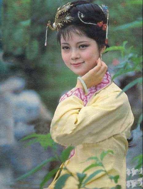 最美薛宝钗张莉,投身商海打拼成亿万富豪,54岁仍未婚无子