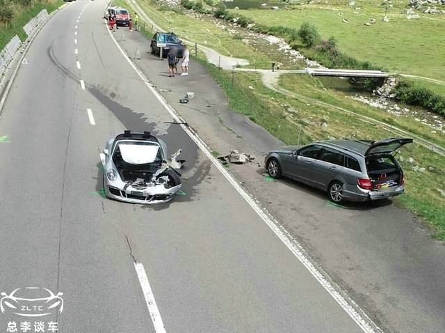 天价车祸,300万美元的布加迪和保时捷相撞,这得损失多少钱?