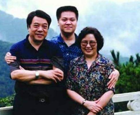 四位离世的央视主持,李咏,赵忠祥,罗京等,每一个都让人难忘_肖晓琳