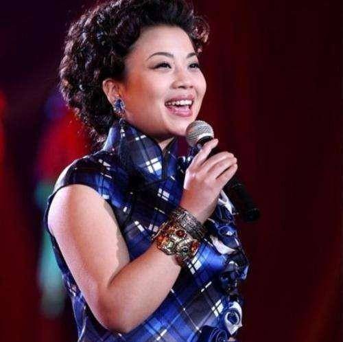 原创艺术人生张也被誉为在当代中国歌坛独树一帜的歌唱家