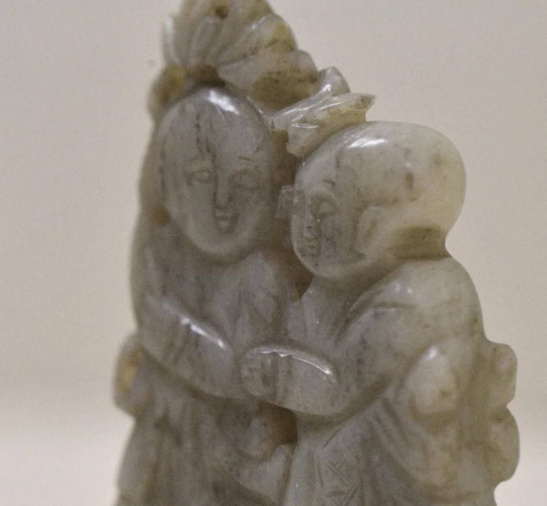 唐代 飞天 上海博物馆 商代晚期,跽坐人形玉雕 展开剩余 90 % 殷墟