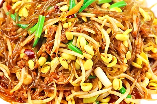 豆芽菜炒粉条,好吃有诀窍,记住这两点,清脆劲道不坨块