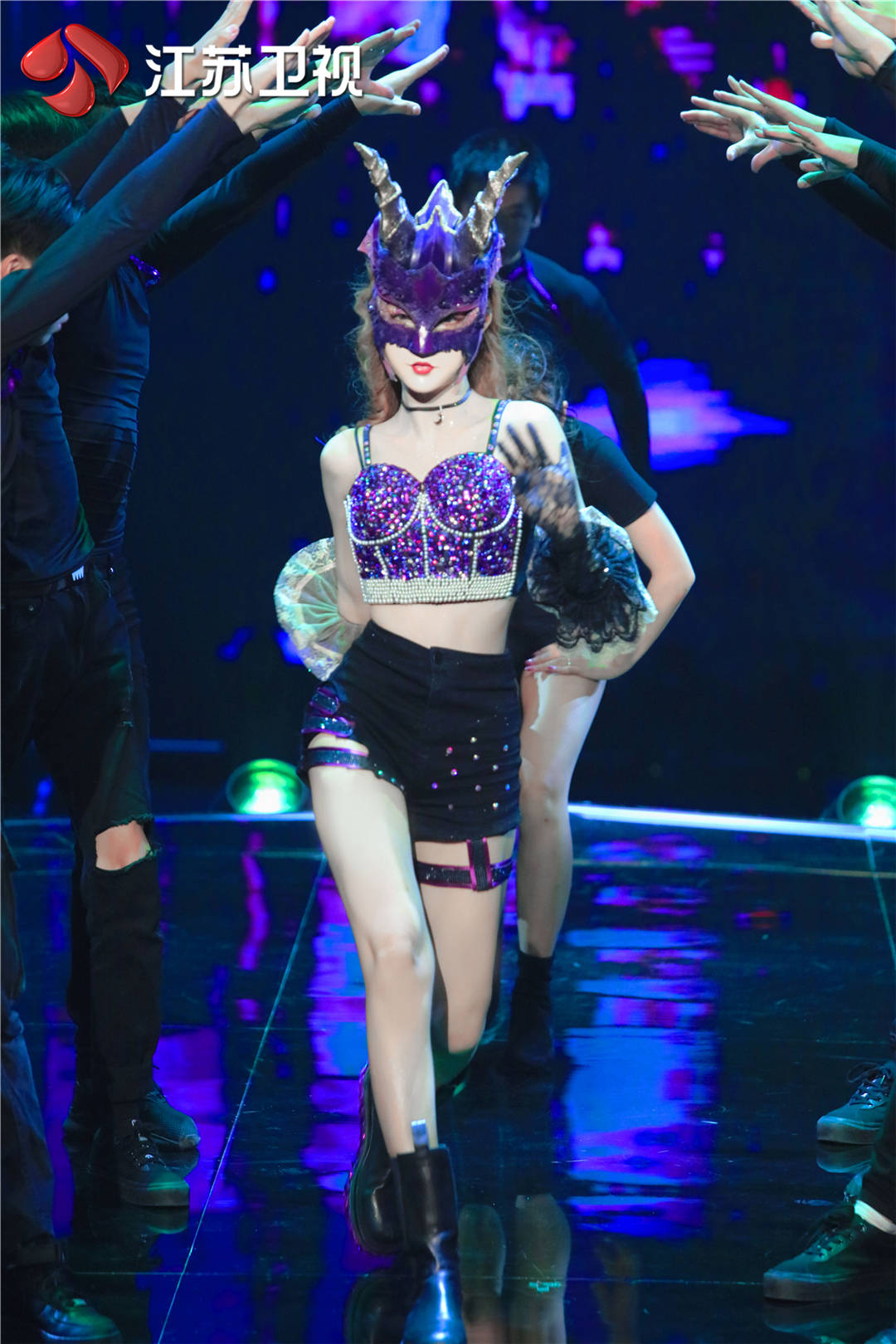 蒙面舞王首播迎佳绩张俪李菲儿荣耀揭面